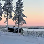 Arctic Lumo Resort *