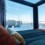Arctic Lumo Resort *