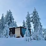 Arctic Lumo אתר נופש *