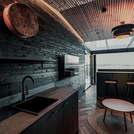 Arctic Lumo Ośrodek wypoczynkowy *